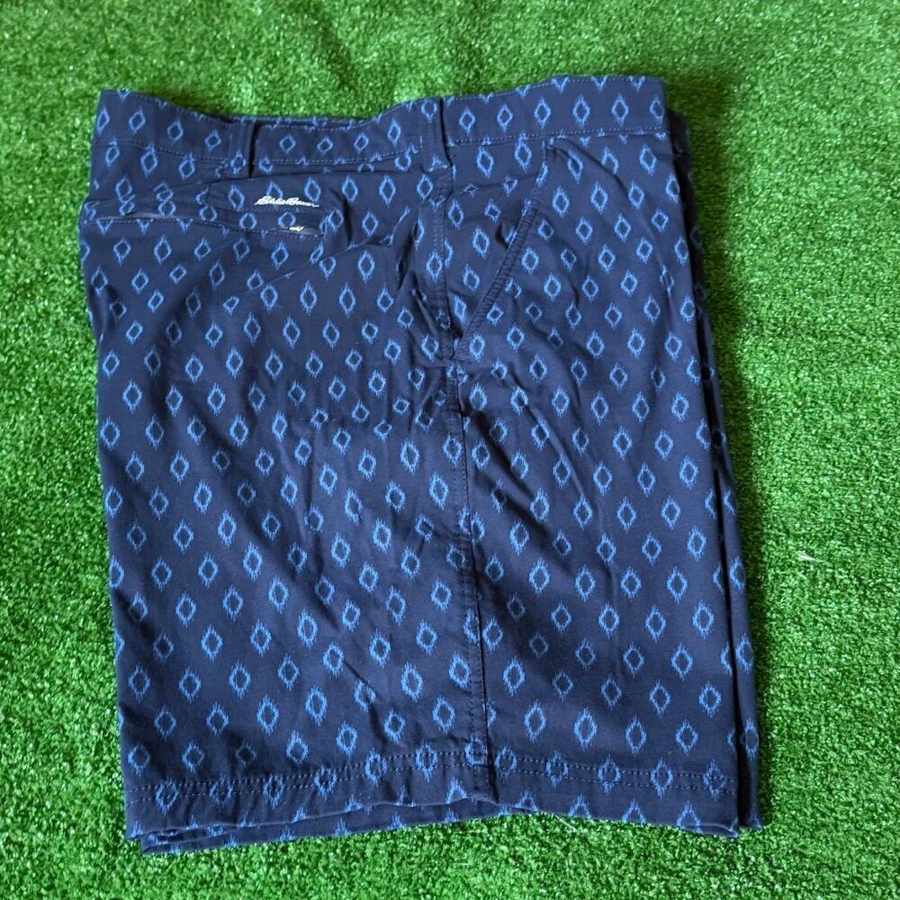 Eddie Bauer Classic-Fit Travex Pockets Hiking Golf Casual Navy Shorts Size 42